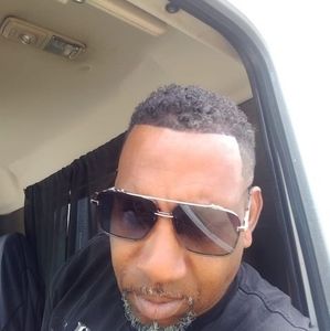 Meet your Posher, Everett